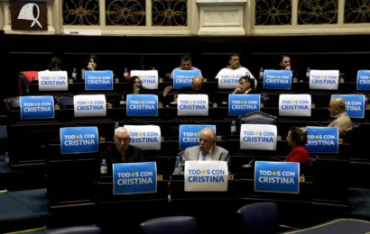Legisladores bonaerenses k salieron a bancar a Cristina