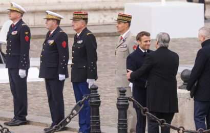 En su tercer día en Francia, el Presidente se entrevista con la alcaldesa de París