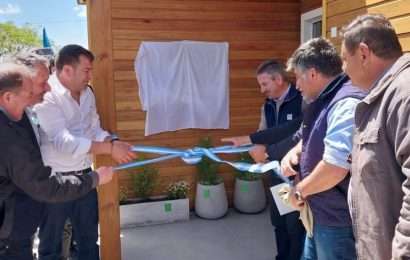 El INTA inauguró la primera oficina autoconstruida en madera