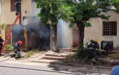 Voraz incendio controlaron los Bomberos ayer en barrio Ramos