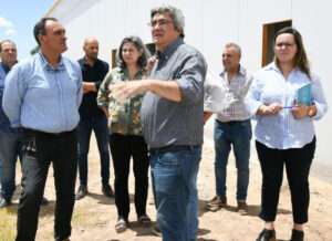 Arrecifes: El ministro Javier Rodríguez recorrió las obras del nuevo frigorífico