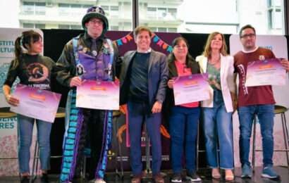 Se entregaron premios a proyectos artísticos de murgas, comparsas y agrupaciones de carnaval