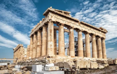 El Vaticano le devolverá a Grecia fragmentos del Partenón que estaban en su museo
