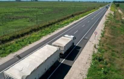 Con buen ritmo repavimentan un tramo de 68 Km de la Ruta Provincial N°51