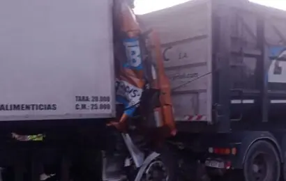 Brutal choque entre camiones en la Ruta 9 provoca corte de calzada y desvíos