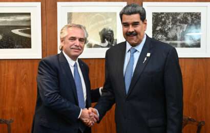 El Presidente se reunió con Nicolás Maduro