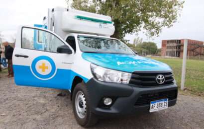 Kreplak entregó dos nuevas ambulancias en General Las Heras y Marcos Paz