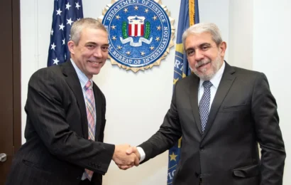 Aníbal Fernández firmó una alianza con el FBI para crear una fuerza conjunta