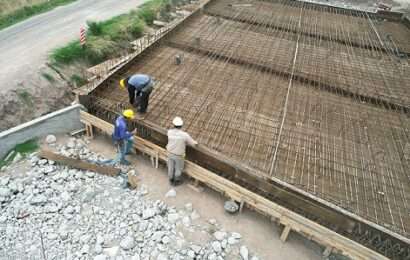 Navarro: continúan las obras en un puente de Villa Moll