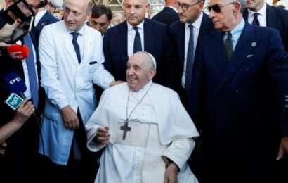 El papa Francisco recibió el alta