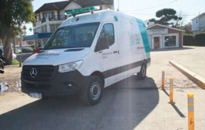 La Provincia entregó ambulancias en Pinamar y Tordillo