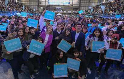 Kicillof entregó 2.966 computadoras a estudiantes de La Matanza