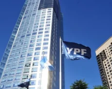 La Justicia de EE.UU. suspende por tiempo indefinido la entrega del 51% de YPF 