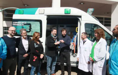Salud entregó una ambulancia y equipamiento al hospital “Héroes de Malvinas”