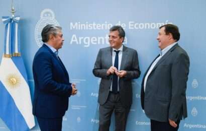 Massa comparte acto con Gobernadores en Neuquén
