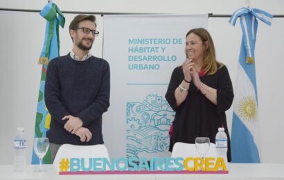 Simone entregó créditos Buenos Aires CREA en Junín