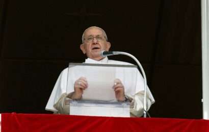 El papa Francisco dejó abierta la posibilidad de bendecir a parejas del mismo sexo