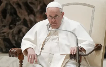 Cardenales conservadores se enfrentan al Papa por el nuevo Sínodo