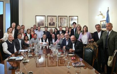 Senadores JxC se alinean con los gobernadores y se distancian de Macri