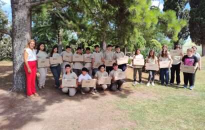 Entrega de computadoras a estudiantes del CEPT 10 Hunter.