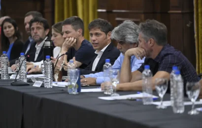 Axel Kicillof se reunió con representantes de la industria textil y del cuero