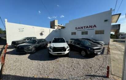 Santana Automotores: Nuevo sector de exposición y presentación de la Hilux GR