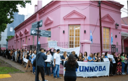 Abrazo simbólico a la UNNOBA en Junín