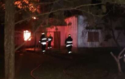 Incendio con tintes de intencional se produjo en un vivienda de barrio Belgrano