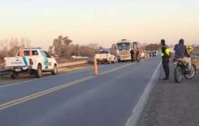 Una mujer se quitó la vida arrojándose en la ruta al paso de un camión
