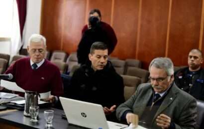 Piden 50 años de prisión para el urólogo hallado culpable de 14 abusos sexuales