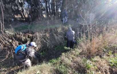 Operativo de mantenimiento y limpieza de canales de desagüe en Barrio Santa Teresa