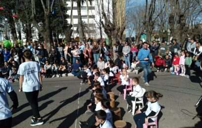 Ayer fue el turno de Maikan Sumaj y la clase de Bellas Artes