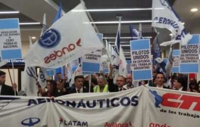 Aeronáuticos realizan asambleas en Aeroparque y habrá demoras en los vuelos