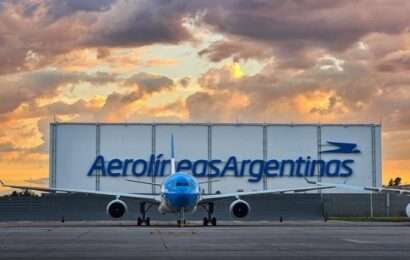 Paro de pilotos: Aerolíneas Argentinas reubicó pasajeros en otras empresas para completar los vuelos por medidas de fuerza