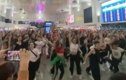 Flashmob de los estudiantes de la Universidad