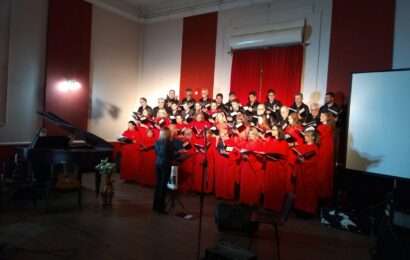 Noche de emociones en el Concierto del 65° Aniversario de la Agrupación Coral de Rojas