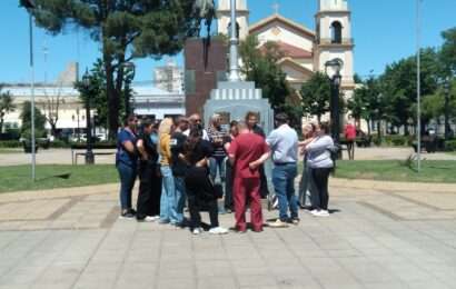 Trabajadores del hospital reclamaron en la puerta del municipio