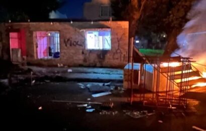 Pueblada en Mar del Plata: vecinos destruyeron la casa de un presunto abusador sexual