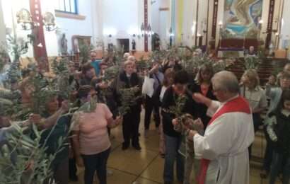 Amplia congregación para celebrar domingo de Ramos