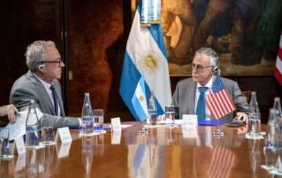 El Gobierno avanzará en una reforma del sistema sanitario y confirmó la salida de la OMS