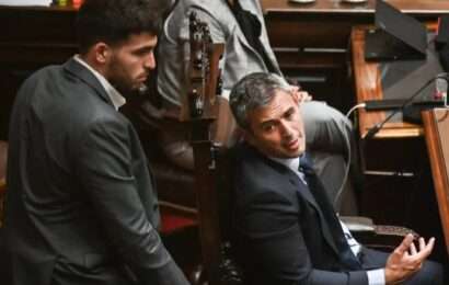El plan secreto de Javier Milei para legalizar dólares en negro ya está en marcha y Martín Menem tiene el trabajo más difícil