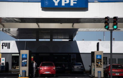 YPF confirmó que será más barato cargar nafta luego de la medianoche