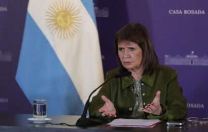 Campera venezolana y fuego cruzado: Patricia Bullrich ordenó investigar a la custodia de Cristina Kirchner