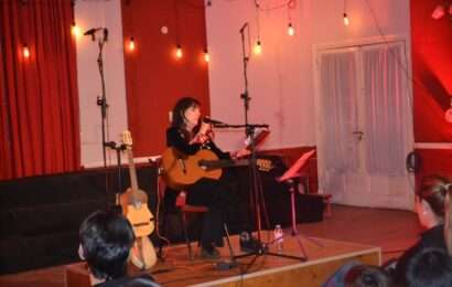 Brillante presentación de Georgina Hassan en el Cultural