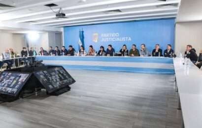Intendentes peronistas se movilizan por Cristina Kirchner: 250 jefes comunales preparan respaldo en Comodoro Py