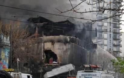 Derrumbe controlado: cómo será la demolición mecánica del edificio incendiado en La Plata 