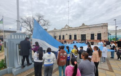 Con un gran acompañamiento se celebró el Día de la Independencia