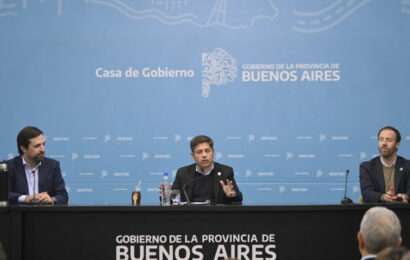Kicillof entregó equipamiento informático para hospitales provinciales y municipales 