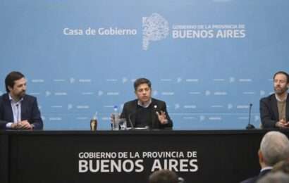 Kicillof entregó equipamiento informático para hospitales provinciales y municipales 