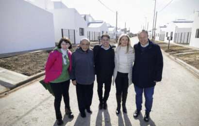 Kicillof y Magario entregaron 110 viviendas